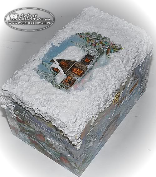 kufer decoupage z elementami - sztuczny śnieg