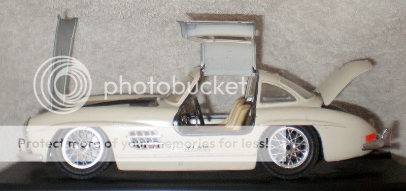 Vintage Model Cars Mercedes Benz 300SL 1954 Burago Metal White Kit 
